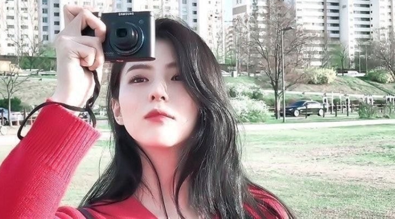 [유머] 인스타스타들이 많이 지향하는 분위기를  가진 4명 -  와이드섬
