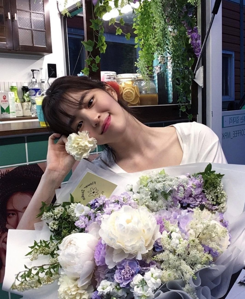 [유머] 인스타스타들이 많이 지향하는 분위기를  가진 4명 -  와이드섬