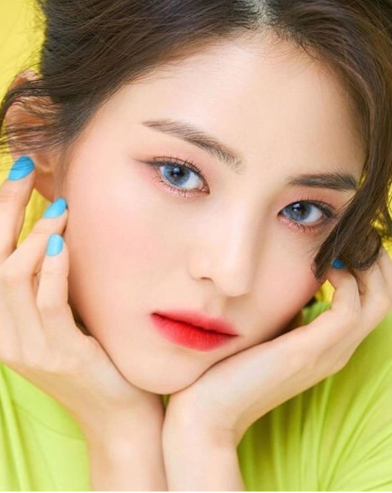 [유머] 인스타스타들이 많이 지향하는 분위기를  가진 4명 -  와이드섬