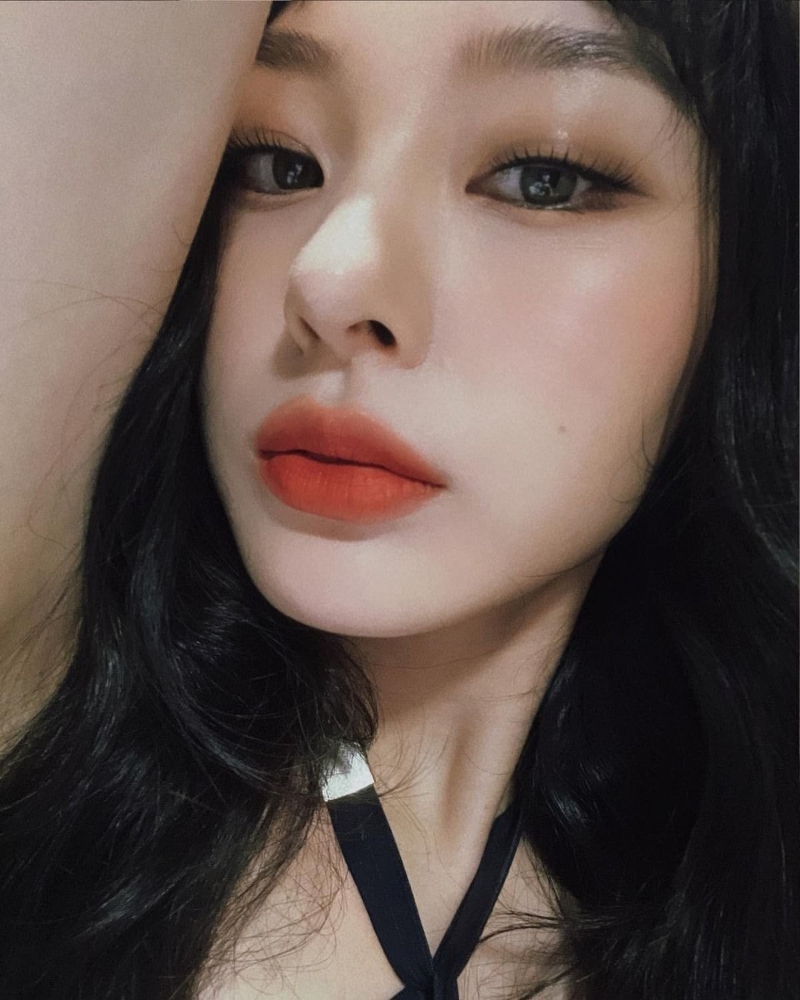 [유머] 인스타스타들이 많이 지향하는 분위기를  가진 4명 -  와이드섬