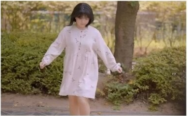 [유머] 최고의 동안을 가진 여배우. -  와이드섬